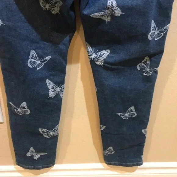 Revelation Skinny Jeans with Butterfly Design 5 Pockets-Size 8 - Picture 6 of 9